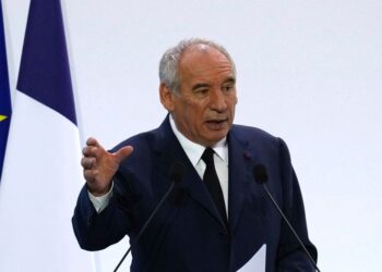 Γαλλία: «SOS» από τους επιχειρηματίες για τη 2η μεγαλύτερη οικονομία της ευρωζώνης