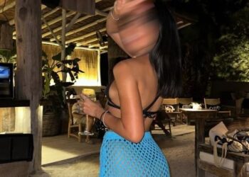 Ρόδος: Αυτή είναι η γνωστή influencer για υπόθεση με ροζ κοκαΐνη – Παραδόθηκε και η μητέρα της