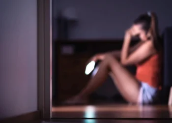 Ρόδος: Στη φυλακή 52χρονος εκπαιδευτικός που διατηρούσε σχέση με 14χρονη – Είχε επιτεθεί στον πατέρα της