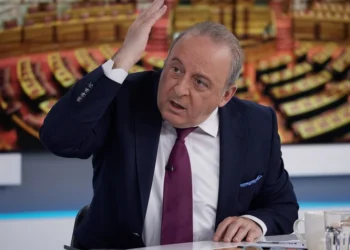 Επίθεση Δημήτρη Καμπουράκη στη Μαρία Καρυστιανού: «Αν μπορεί να μου εγγυηθεί ότι θα μειώσει τις τιμές στο σούπερ μάρκετ…»