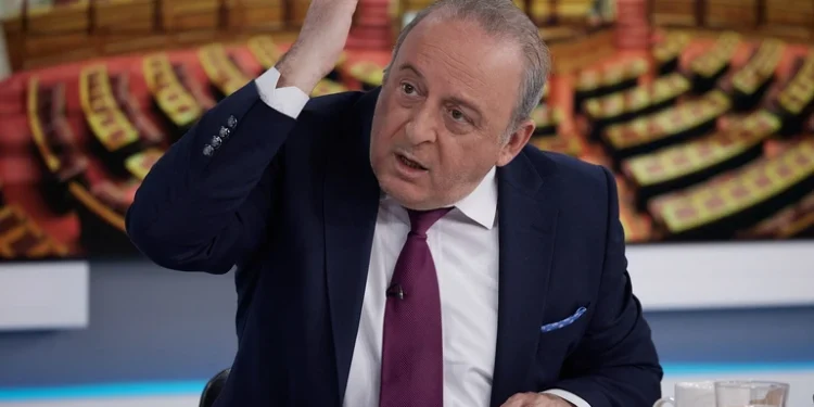 Επίθεση Δημήτρη Καμπουράκη στη Μαρία Καρυστιανού: «Αν μπορεί να μου εγγυηθεί ότι θα μειώσει τις τιμές στο σούπερ μάρκετ…»