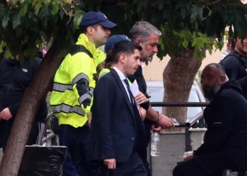 Η αστυνομία χτύπαγε τα κουδούνια του Μπισμπίκη, αλλά δεν άνοιγε κανείς – Πώς η ΕΛΑΣ έφτασε στη σύλληψή του