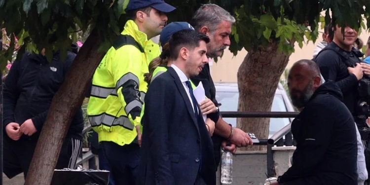 Η αστυνομία χτύπαγε τα κουδούνια του Μπισμπίκη, αλλά δεν άνοιγε κανείς – Πώς η ΕΛΑΣ έφτασε στη σύλληψή του