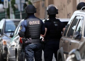 Συνέλαβαν τους γιους πρώην υπουργού του ΣΥΡΙΖΑ στα Εξάρχεια
