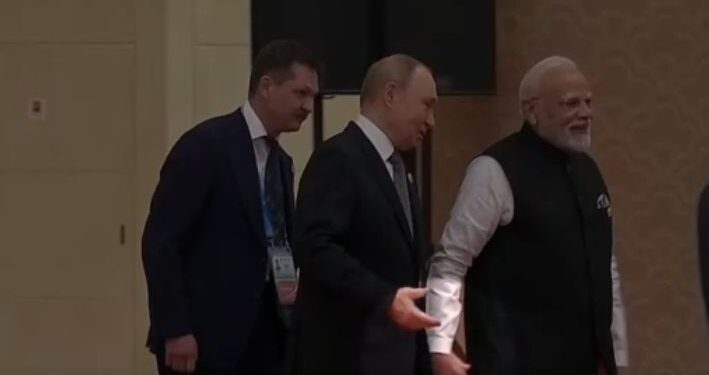 Χέρι χέρι Πούτιν – Μόντι στη Σύνοδο της Σαγκάης – To «πηγαδάκι» με τον Σι Τζινπίνγκ