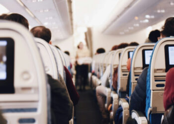 Αναγκαστική προσγείωση αεροσκάφους στη Θεσσαλονίκη – Επιβάτης επιτέθηκε με γροθιές σε 41χρονο