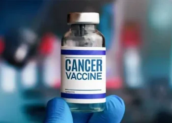 Η Ρωσία ανακοινώνει εμβόλιο κατά του καρκίνου και υπόσχεται δωρεάν διάθεση σε ασθενείς