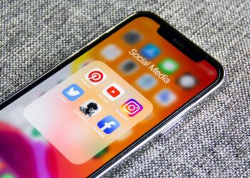 Τέλος τα social media για τα παιδιά κάτω των 15 ετών τον Οκτώβριο