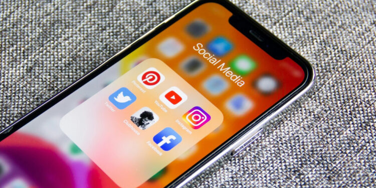 Τέλος τα social media για τα παιδιά κάτω των 15 ετών τον Οκτώβριο