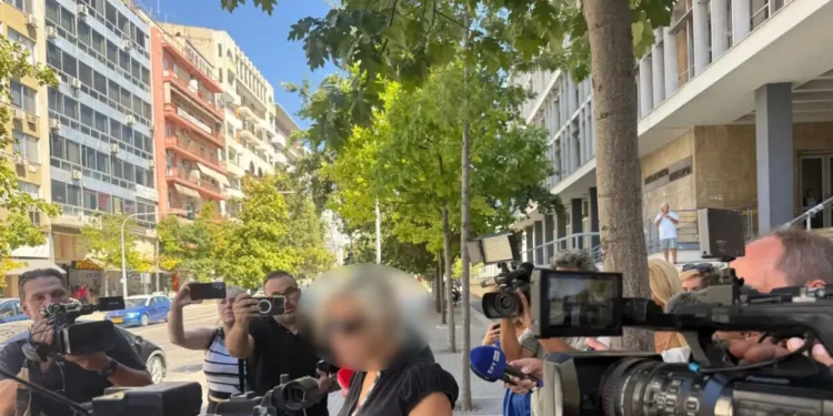 Θέρμη: Ελεύθερη με εγγύηση 50.000 ευρώ η 45χρονη με την Porsche που προκάλεσε τροχαίο