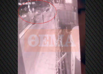 Τροχαίο στη Βουλιαγμένης: Η στιγμή της θανατηφόρας καραμπόλας – Αυτοκίνητο χτύπησε από πίσω το ΙΧ με οδηγό την 64χρονη