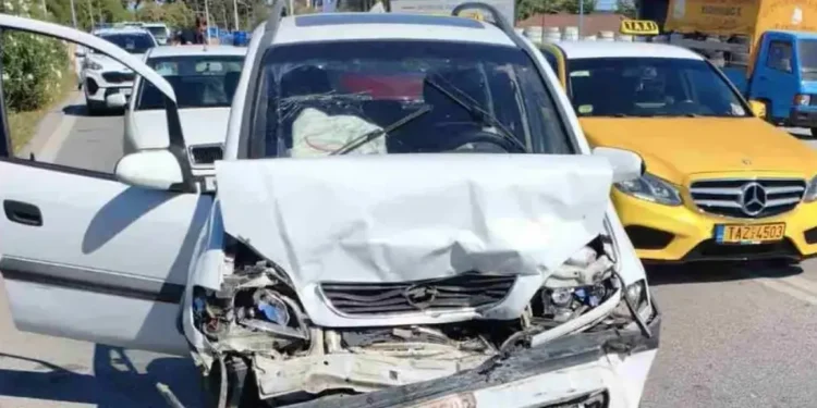 Κατερίνη: ΙΧ μπήκε στο αντίθετο ρεύμα και έπεσε σε δύο οχήματα – Νεκρός ένας 61χρονος