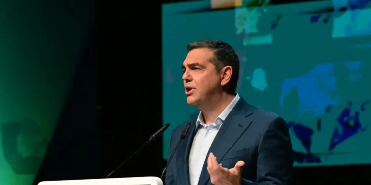 «Σφάζονται» οι εκδοτικοί οίκοι για το βιβλίο του Αλέξη Τσίπρα