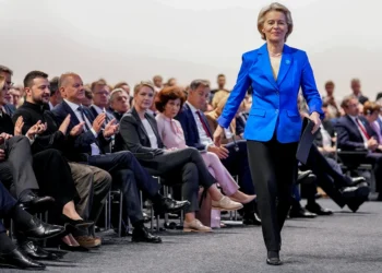 Υποψίες για ρωσικό σαμποτάζ: Αεροσκάφος που μετέφερε τη φον ντερ Λάιεν, λόγω παρεμβολής στο GPS, προσγειώθηκε στη Βουλγαρία χρησιμοποιώντας χάρτες