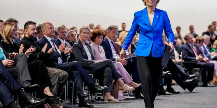 Υποψίες για ρωσικό σαμποτάζ: Αεροσκάφος που μετέφερε τη φον ντερ Λάιεν, λόγω παρεμβολής στο GPS, προσγειώθηκε στη Βουλγαρία χρησιμοποιώντας χάρτες