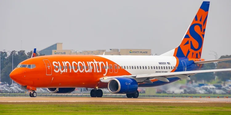 Χάος σε πτήση: Φορούσε «15 μάσκες» και φώναζε ότι οι ομοφυλόφιλοι του προκαλούσαν καρκίνο