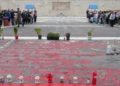 «Μετωπική» στη Βουλή για την τροπολογία για τον Άγνωστο Στρατιώτη: Δεν σβήνονται τα ονόματα θυμάτων των Τεμπών, αλλά δεν θα επιτραπεί να γραφούν ξανά
