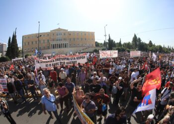 Απεργία: Σε εξέλιξη οι συγκεντρώσεις στο κέντρο της Αθήνας