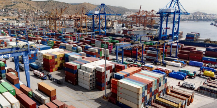 FT: Απάτη «μαμούθ» με κινεζικά προϊόντα στον Πειραιά – «Η μεγαλύτερη κατάσχεση κοντέινερ στην ΕΕ»