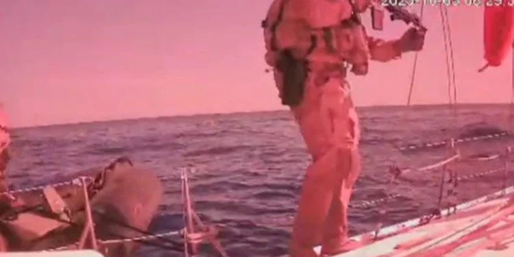 Ο ισραηλινός στρατός σταμάτησε και το τελευταίο πλοίο του στολίσκου για τη Γάζα – Βίντεο με το ρεσάλτο των ενόπλων στο Marinette