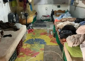 Το Ελληνικό FBI «ξήλωσε» κύκλωμα που εκμεταλλεόταν αλλοδαπούς εργάτες γης – Φωτογραφίες και βίντεο από την επιχείρηση