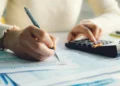 Αύξηση εισφορών το 2026 για ελεύθερους επαγγελματίες, αυτοαπασχολούμενους και αγρότες με το νέο σύστημα υπολογισμού