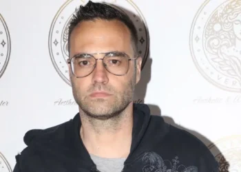 Κώστας Φραγκολιάς: «Συνήθως δέχομαι φλερτ από άνδρες, έχουν ξεφύγει λίγο τα αγόρια»