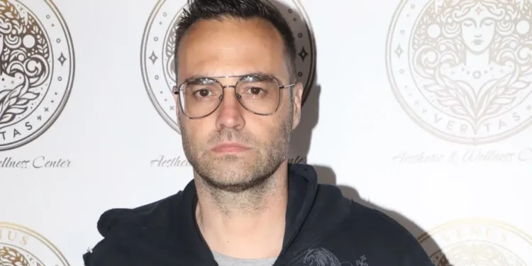 Κώστας Φραγκολιάς: «Συνήθως δέχομαι φλερτ από άνδρες, έχουν ξεφύγει λίγο τα αγόρια»