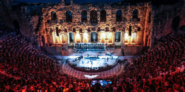 Μενδώνη: Κλείνει για τρία χρόνια το Ηρώδειο – 6 με 7 κιλά τσίχλες μάζευαν στο τέλος κάθε φεστιβάλ