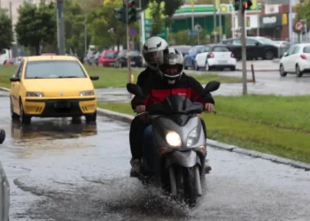 Καιρός: Καταιγίδες και θύελλες σε Επτάνησα και Ήπειρο την Παρασκευή – Αναμένονται πάνω από 80 τόνοι νερού ανά στρέμμα