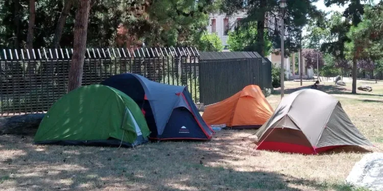 Μεσσηνία: Πώς έγινε το διπλό φονικό στο κάμπινγκ – Αναζητούν τον μαυροντυμένο οδηγό μηχανής που εγκατέλειψε το σημείο