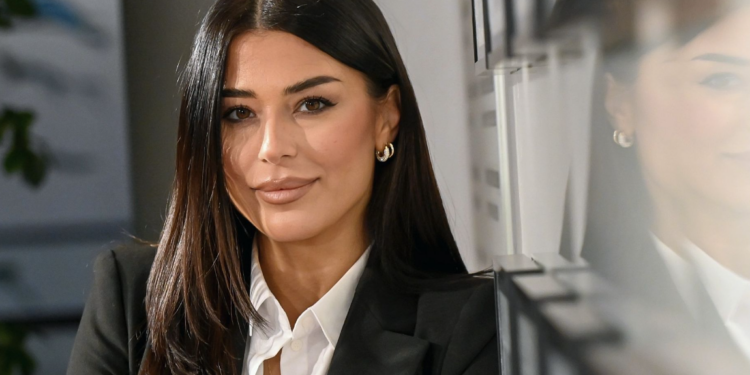 Νέες εξηγήσεις Λατινοπούλου για πόθεν έσχες: «Κατέβαινα ακόμα και με το ΚΤΕΛ…»