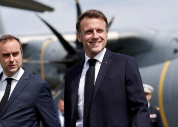 Γαλλία: Οι 48 ώρες που θα σώσουν ή θα «βυθίσουν» τη 2η μεγαλύτερη οικονομία της ΕΕ