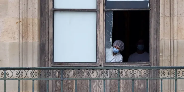 Λούβρο: Ακόμα πέντε συλλήψεις για την κλοπή των βασιλικών κοσμημάτων