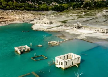 Λειψυδρία: Στερεύει ο Μόρνος – Μειωμένη κατά 44% η έκταση της λίμνης – Έρχονται έκτακτα μέτρα