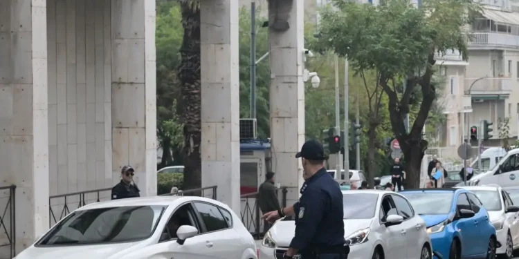 ΟΠΕΚΕΠΕ: Με κονβόι 25 αυτοκινήτων μεταφέρθηκαν οι 37 συλληφθέντες στη ΓΑΔΑ – Η ανακοίνωση της ΕΛ.ΑΣ