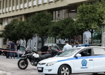 Γλυφάδα: Μάχη για τη ζωή της δίνει η γυναίκα που δέχθηκε επίθεση από δραπέτη ψυχιατρείου