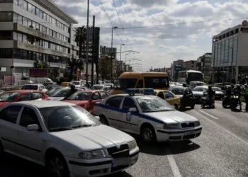 Γνωστός πλαστικός χειρουργός ξυλοκόπησε 43χρονη στη μέση της Συγγρού: Της ξερίζωσε τα μαλλιά και την χτύπησε στο κεφάλι
