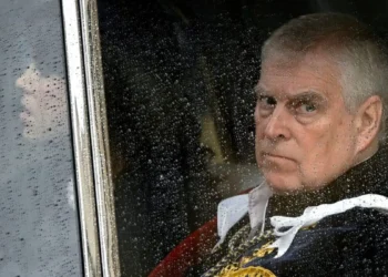 Πρίγκιπας Άντριου: Το μέλλον του μετά το «ξήλωμα» – Μόνο οι κόρες του Βεατρίκη και Ευγενία του απέμειναν, καμπανάκι σε Χάρι και Μέγκαν