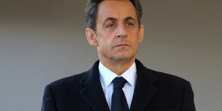 Η πρώτη «τρομακτική νύχτα» του Σαρκοζί στη φυλακή: Δέχτηκε απειλές θανάτου από κρατούμενο, υπό αστυνομικη προστασία ο πρώην πρόεδρος