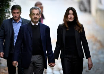 Μπήκε φυλακή και… κατέθεσε αίτημα αποφυλάκισης ο Σαρκοζί – «Καλώς ήρθες» του φώναζαν οι συγκρατούμενοι