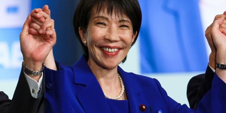 Σανάε Τακαϊτσι: Η πρώτη γυναίκα πρωθυπουργός της Ιαπωνίας λατρεύει τη heavy metal, παίζει ντραμς