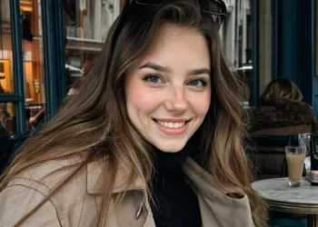 Σάλος στο Χόλιγουντ με την Τίλι Νόργουντ – Η «ηθοποιός τεχνητής νοημοσύνης» προκαλεί οργή και ανησυχία