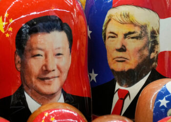 Το Πεκίνο απειλεί την Ουάσινγκτον με αντίμετρα αν ο Τραμπ δεν αποσύρει την απειλή για 100% δασμούς