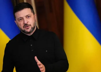 Ζελένσκι: «Καλός συμβιβασμός» η πρόταση Τραμπ για πάγωμα των εχθροπραξιών στις τρέχουσες γραμμές του μετώπου