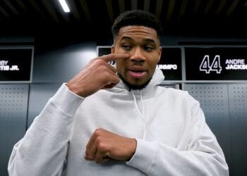 Υπερήρωας Γιάννης Αντετοκούνμπο: Η εξήγηση για το μαυρισμένο μάτι – «Σταμάτησα έναν ληστή»