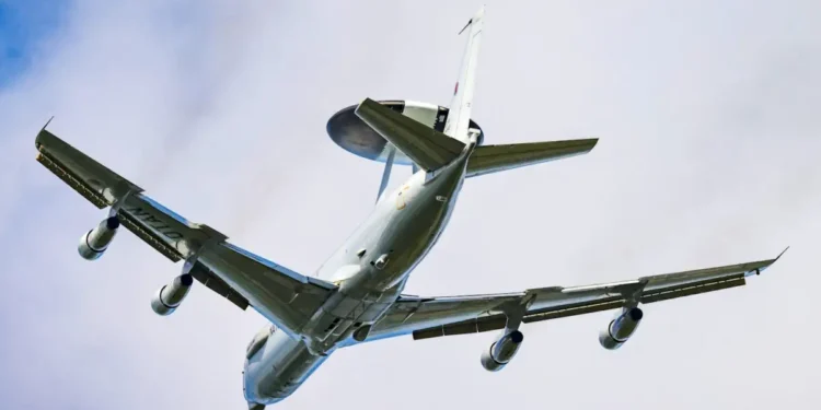 Η Πολωνία απογείωσε μαχητικά αεροσκάφη την ώρα που η Ρωσία εξαπέλυε μαζική επίθεση στην Ουκρανία