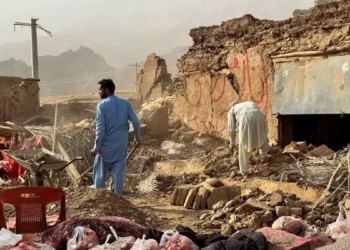 Το Αφγανιστάν «μετράει τις πληγές του» μετά τον ισοπεδωτικό σεισμό των 6,3 Ρίχτερ – Δεκάδες νεκροί και φόβος για νέες καταστροφές