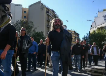 Απόβαση αγροτών και κτηνοτρόφων στο κέντρο της Αθήνας: Συγκέντρωση έξω από το υπουργείο Αγροτικής Ανάπτυξης