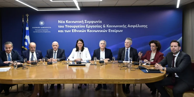 Τι αλλάζει στις συλλογικές συμβάσεις εργασίας, πότε επεκτείνονται – Ανοίγει ο δρόμος για αυξήσεις μισθών, είπε η Κεραμέως